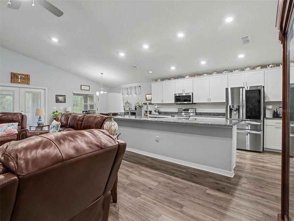 For Sale: $365,000 (3 beds, 2 baths, 1990 Square Feet)