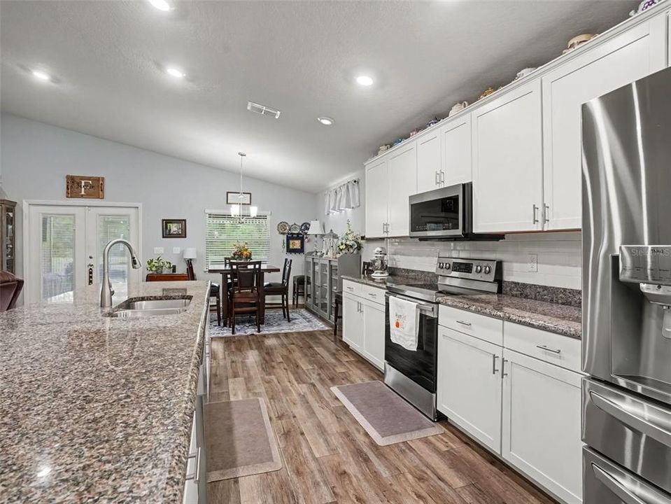 For Sale: $365,000 (3 beds, 2 baths, 1990 Square Feet)