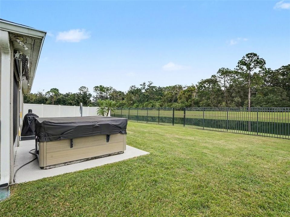 For Sale: $365,000 (3 beds, 2 baths, 1990 Square Feet)