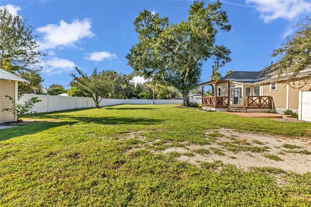 For Sale: $335,000 (3 beds, 2 baths, 1562 Square Feet)