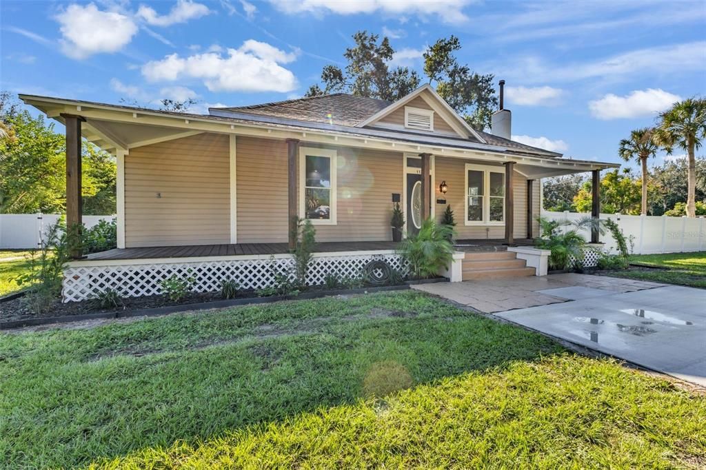 For Sale: $335,000 (3 beds, 2 baths, 1562 Square Feet)