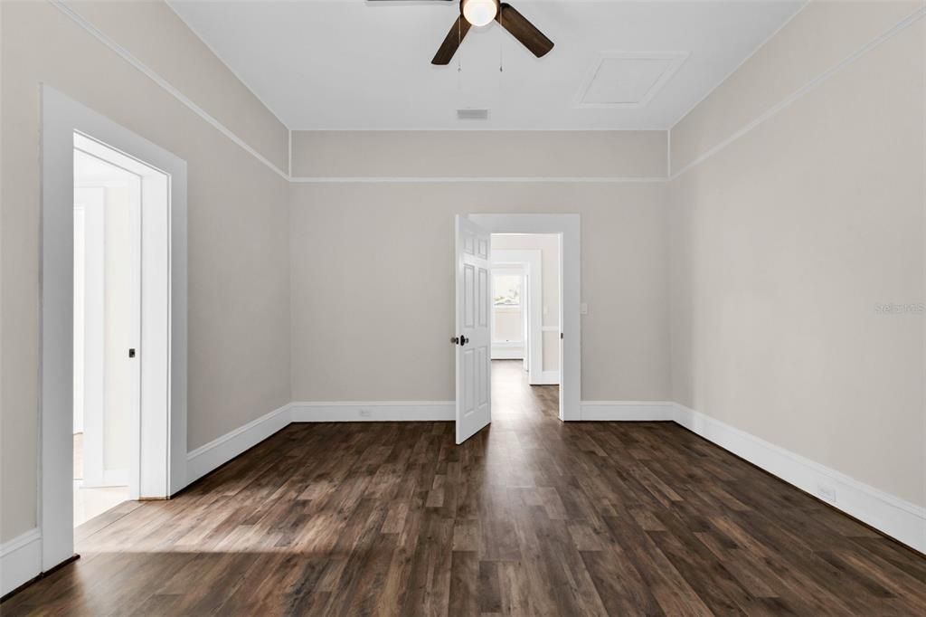 For Sale: $335,000 (3 beds, 2 baths, 1562 Square Feet)