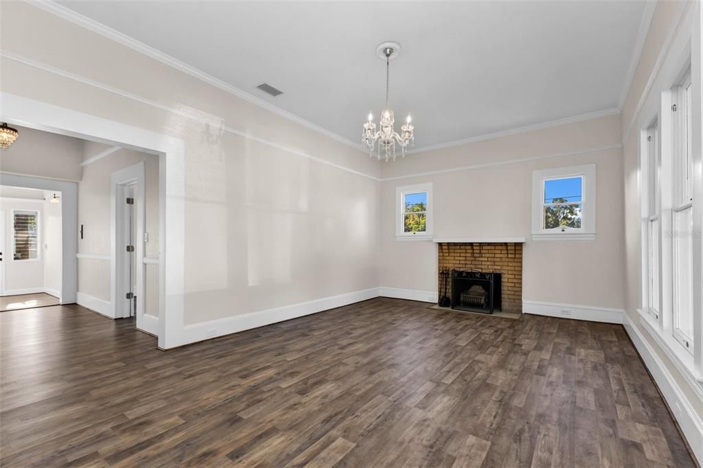 For Sale: $335,000 (3 beds, 2 baths, 1562 Square Feet)