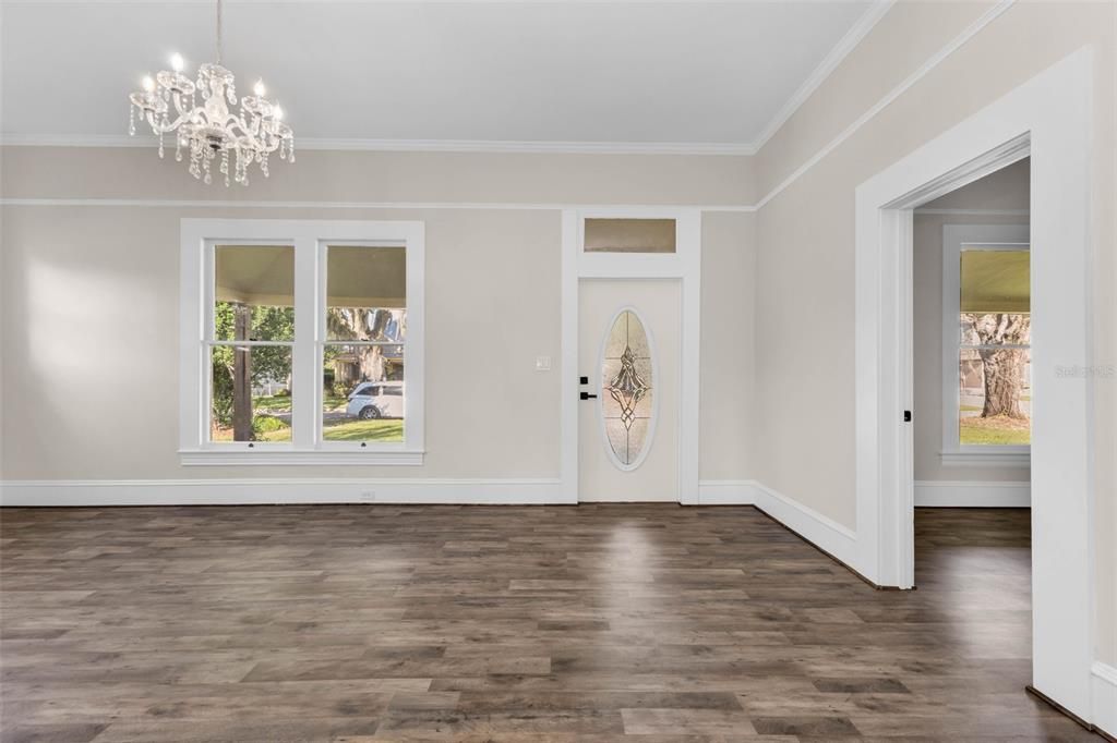 For Sale: $335,000 (3 beds, 2 baths, 1562 Square Feet)