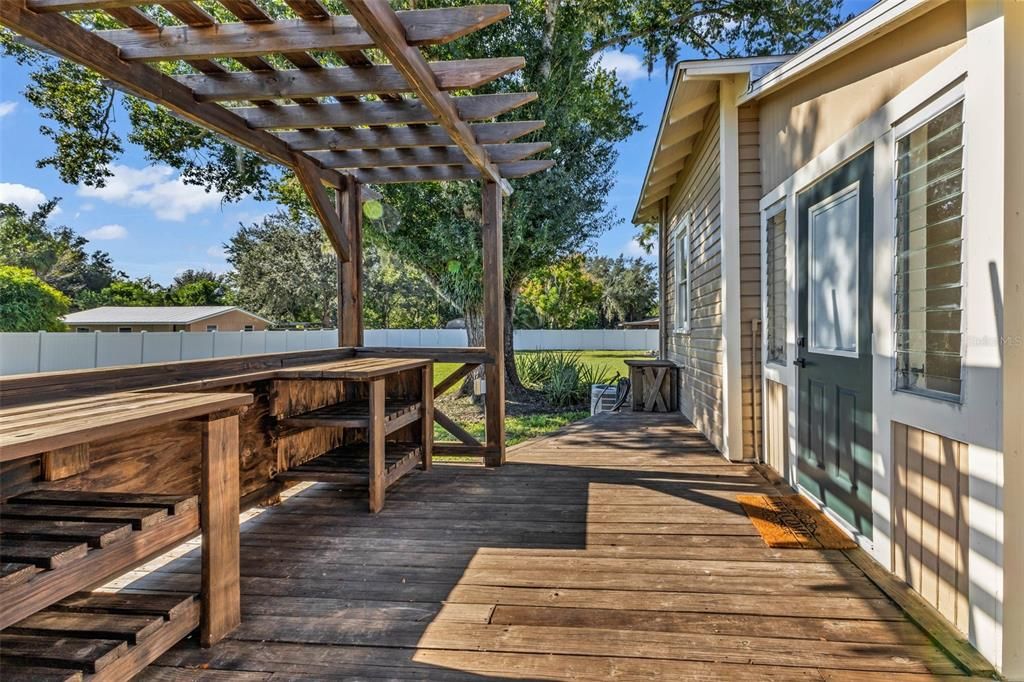 For Sale: $335,000 (3 beds, 2 baths, 1562 Square Feet)