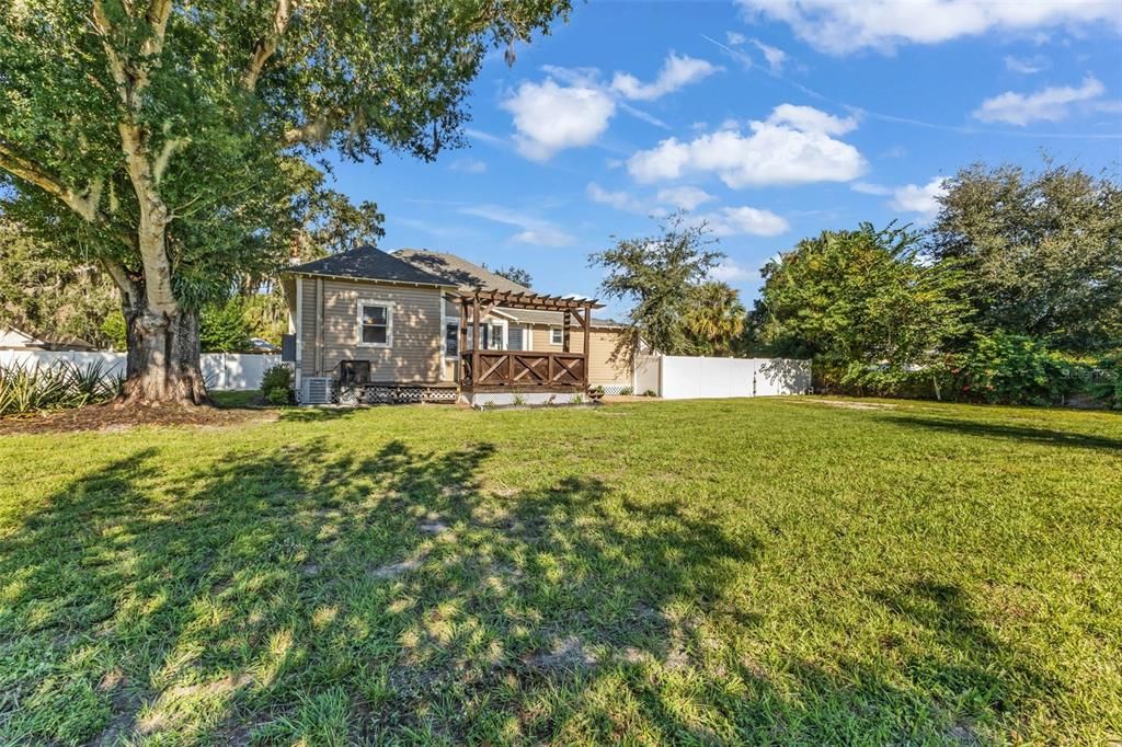 For Sale: $335,000 (3 beds, 2 baths, 1562 Square Feet)
