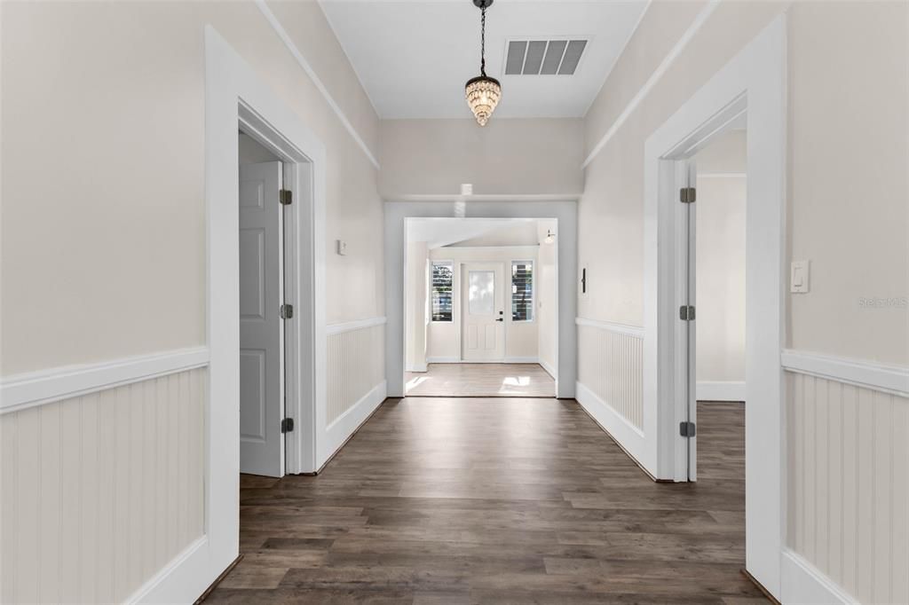For Sale: $335,000 (3 beds, 2 baths, 1562 Square Feet)