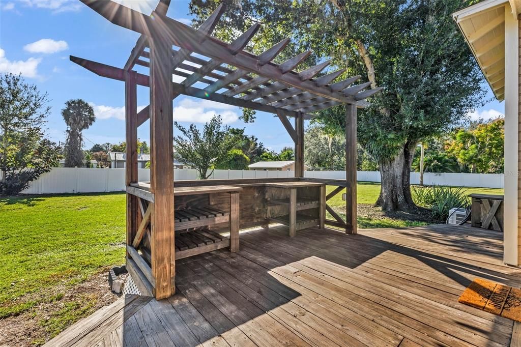 For Sale: $335,000 (3 beds, 2 baths, 1562 Square Feet)