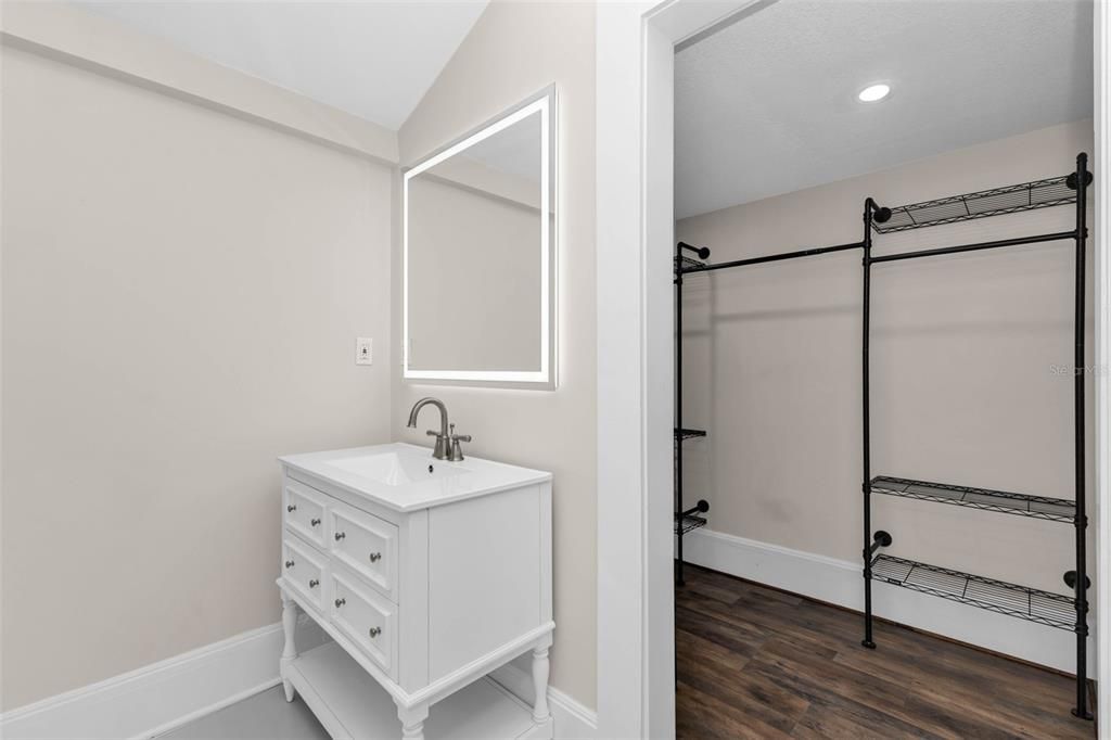 For Sale: $335,000 (3 beds, 2 baths, 1562 Square Feet)
