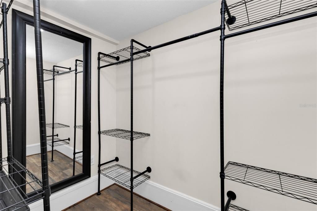 For Sale: $335,000 (3 beds, 2 baths, 1562 Square Feet)