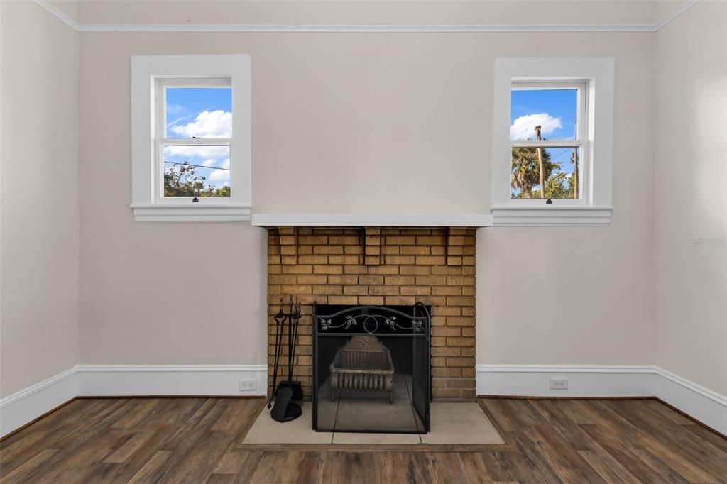 For Sale: $335,000 (3 beds, 2 baths, 1562 Square Feet)