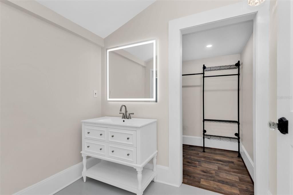 For Sale: $335,000 (3 beds, 2 baths, 1562 Square Feet)