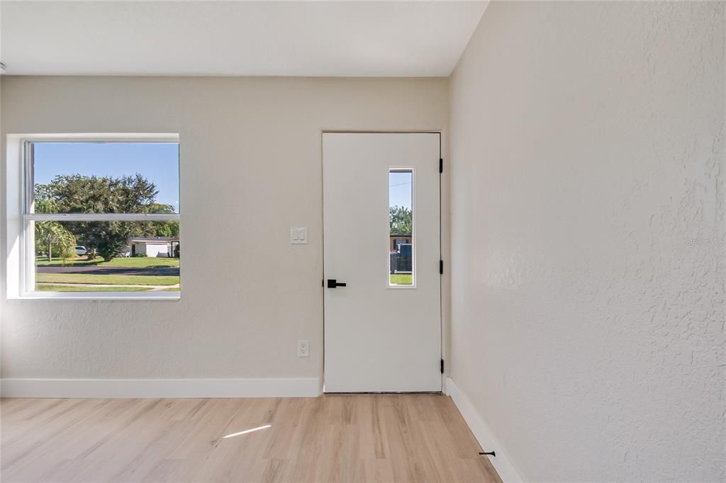 En Venta: $330,000 (3 camas, 2 baños, 1080 Pies cuadrados)