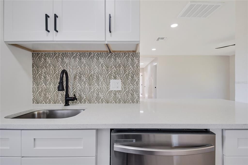 En Venta: $330,000 (3 camas, 2 baños, 1080 Pies cuadrados)