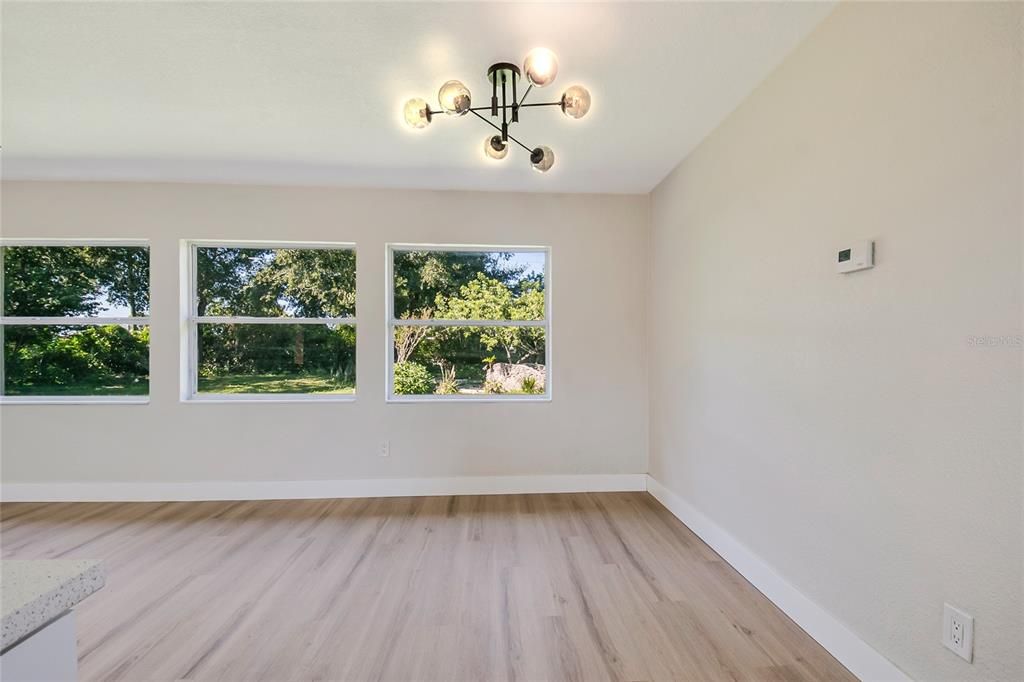 En Venta: $330,000 (3 camas, 2 baños, 1080 Pies cuadrados)