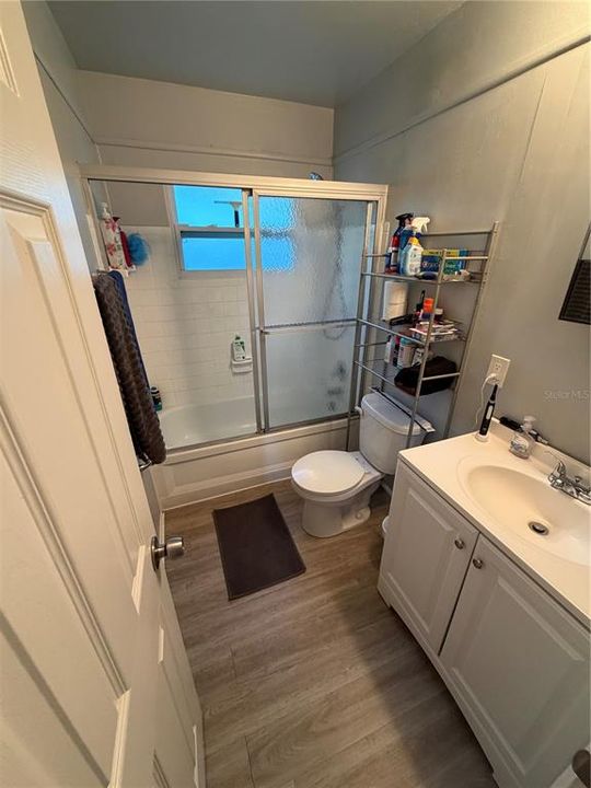 На продажу: $319,900 (3 спален, 1 ванн, 864 Квадратных фут)