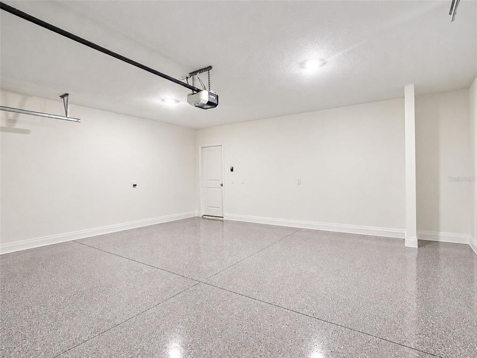 En Venta: $325,000 (4 camas, 2 baños, 1880 Pies cuadrados)