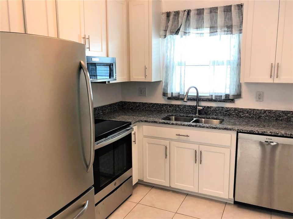 En Renta: $2,350 (3 camas, 2 baños, 1314 Pies cuadrados)