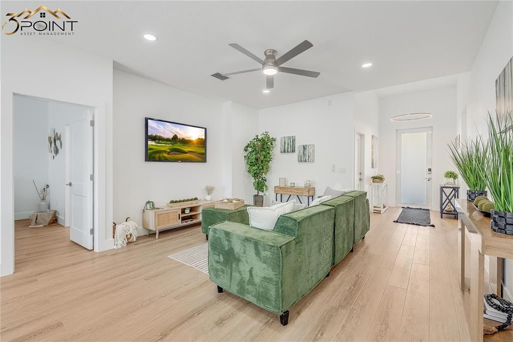 For Sale: $414,900 (3 beds, 2 baths, 1460 Square Feet)