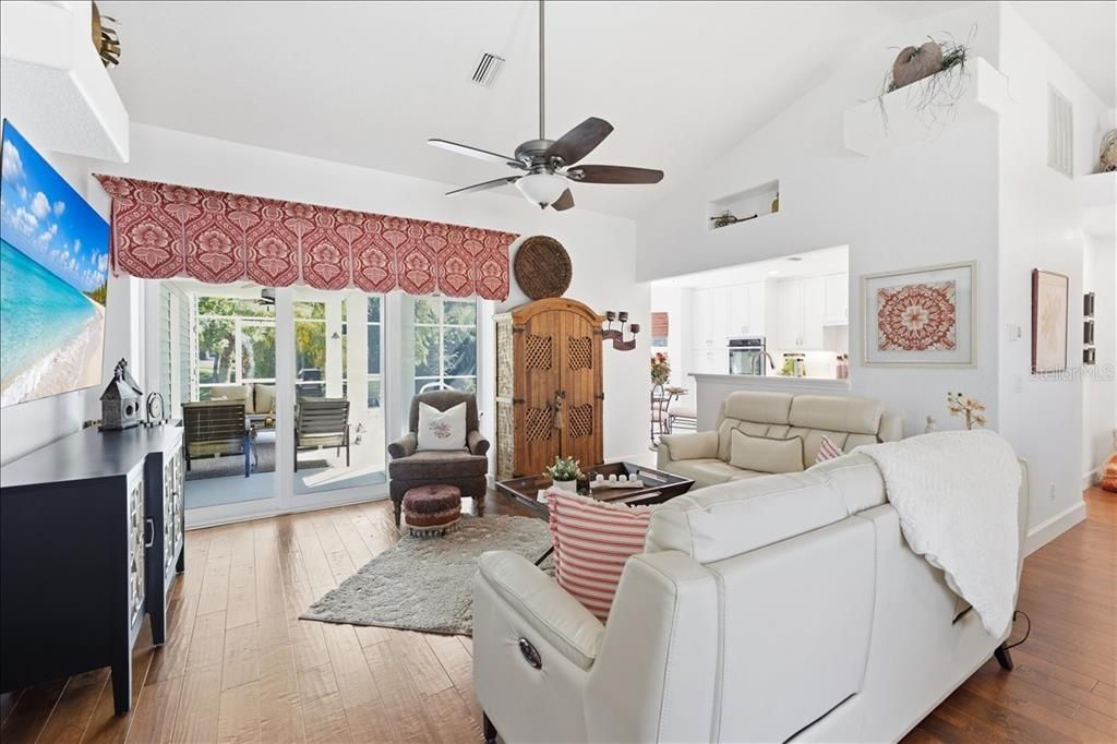 En Venta: $499,000 (3 camas, 3 baños, 2006 Pies cuadrados)