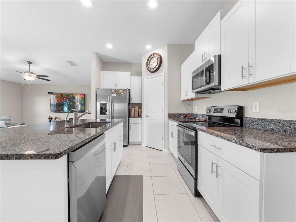En Venta: $340,000 (3 camas, 2 baños, 1556 Pies cuadrados)