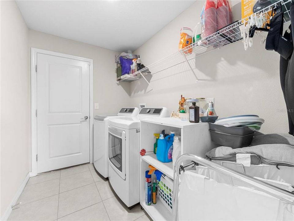 En Venta: $340,000 (3 camas, 2 baños, 1556 Pies cuadrados)