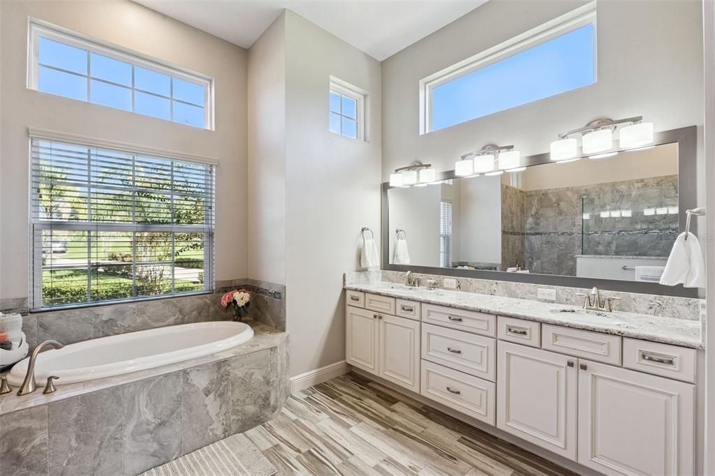 For Sale: $850,000 (4 beds, 3 baths, 2826 Square Feet)