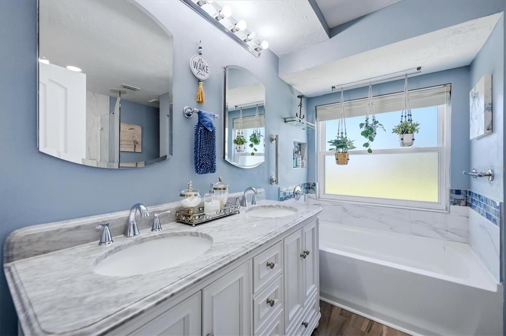For Sale: $525,000 (3 beds, 2 baths, 1719 Square Feet)