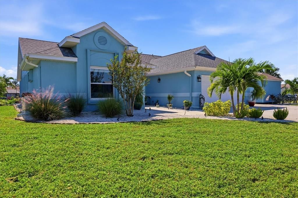 For Sale: $525,000 (3 beds, 2 baths, 1719 Square Feet)