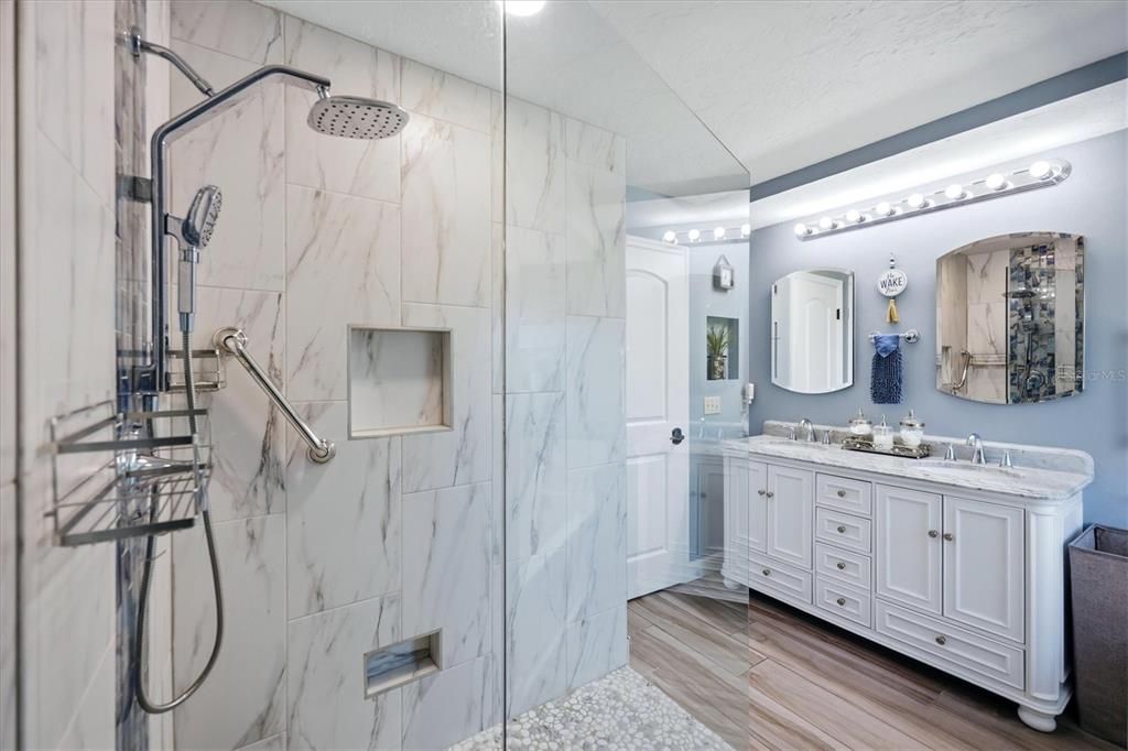 For Sale: $525,000 (3 beds, 2 baths, 1719 Square Feet)