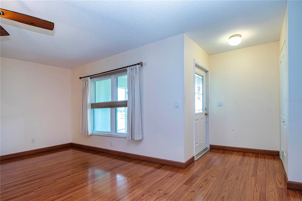 En Venta: $250,000 (2 camas, 2 baños, 1516 Pies cuadrados)