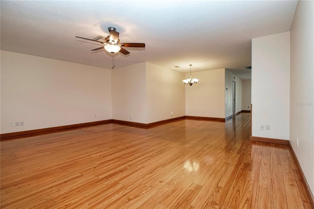 En Venta: $250,000 (2 camas, 2 baños, 1516 Pies cuadrados)
