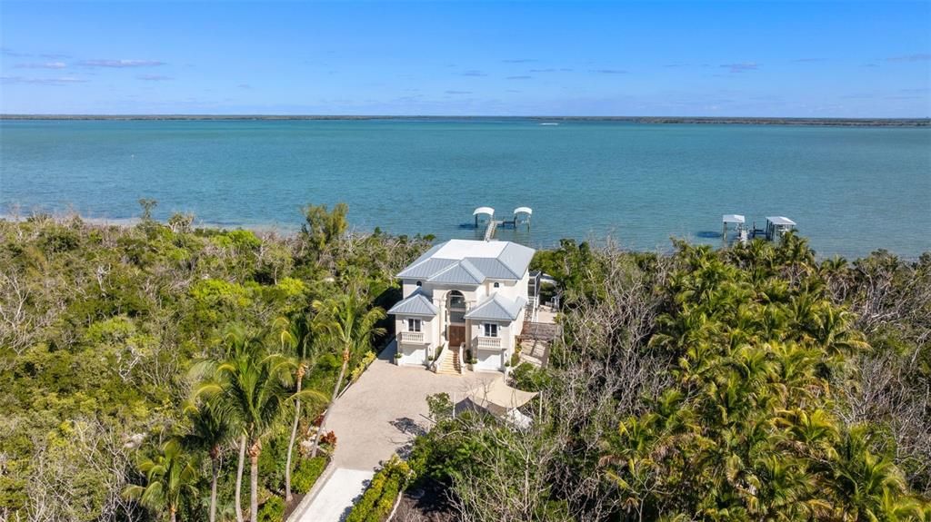 En Venta: $9,995,000 (4 camas, 4 baños, 4141 Pies cuadrados)