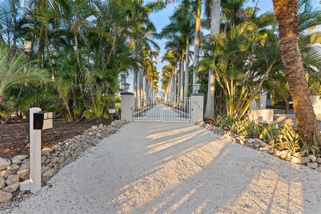 En Venta: $9,995,000 (4 camas, 4 baños, 4141 Pies cuadrados)