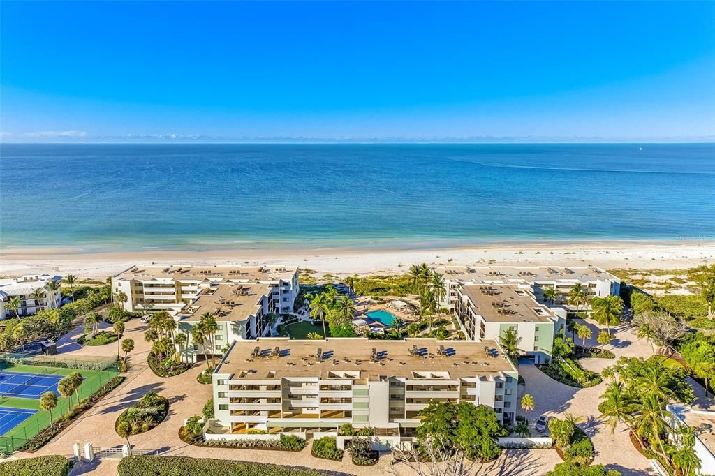 For Sale: $1,305,000 (2 beds, 2 baths, 1326 Square Feet)