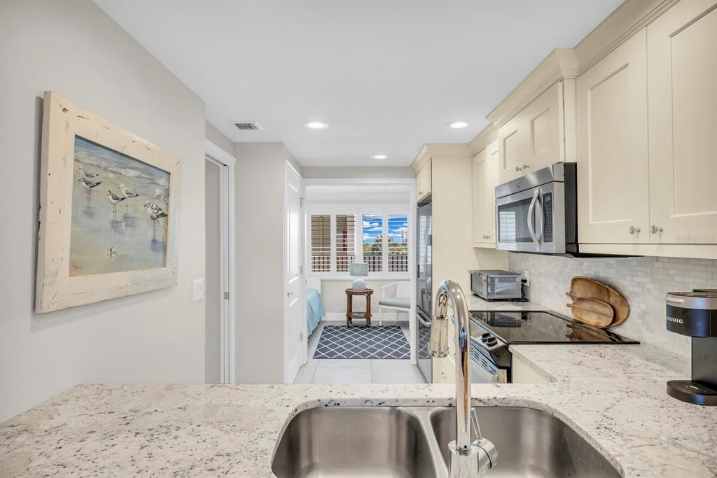 For Sale: $1,305,000 (2 beds, 2 baths, 1326 Square Feet)
