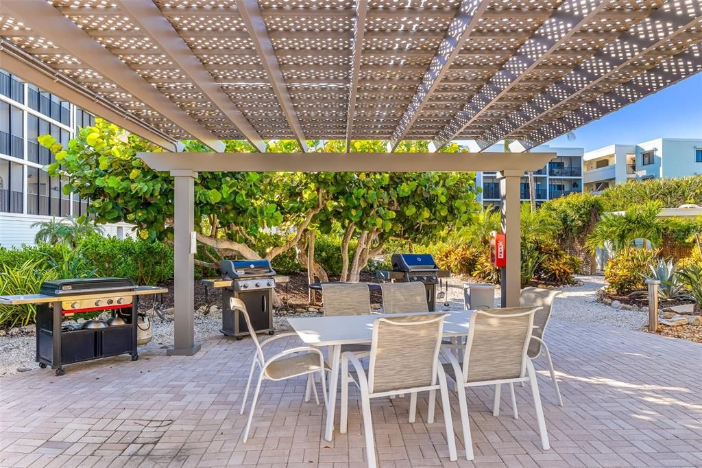 For Sale: $1,305,000 (2 beds, 2 baths, 1326 Square Feet)
