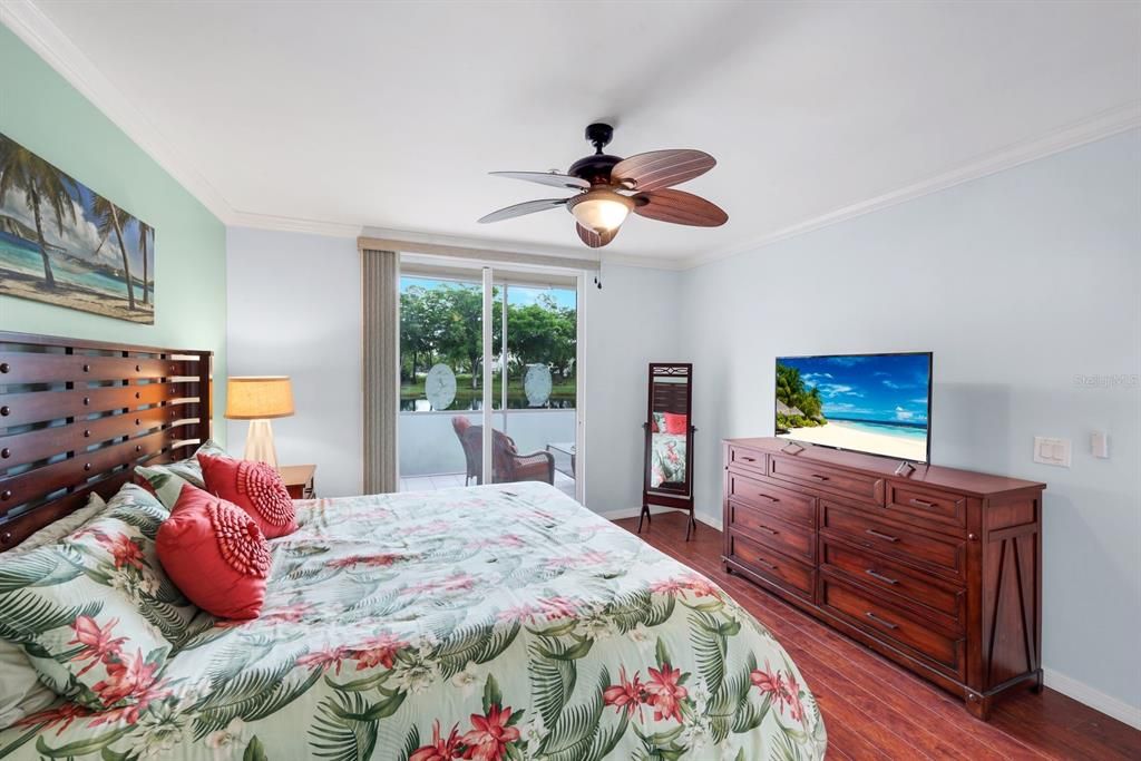 Active With Contract: $185,000 (2 beds, 2 baths, 1011 Square Feet)