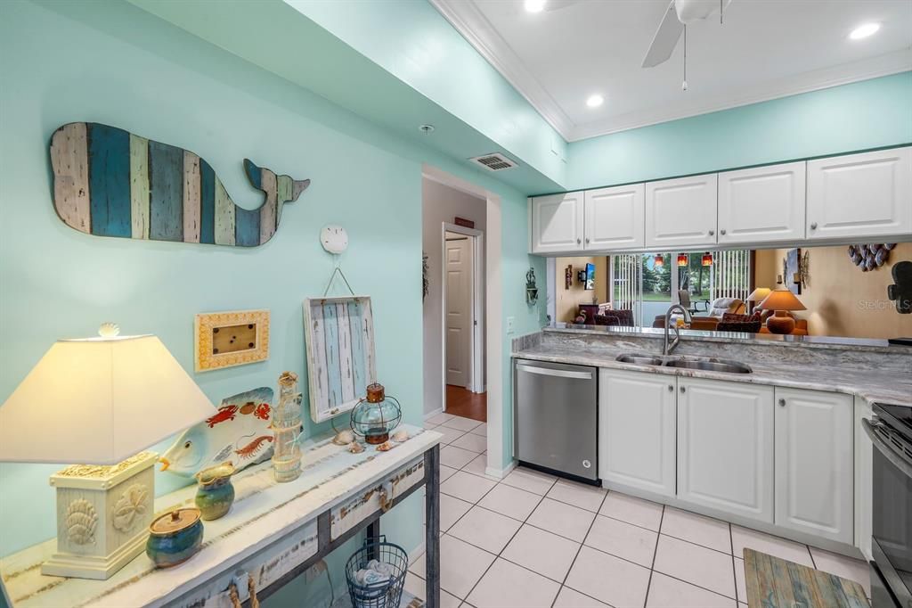 Active With Contract: $185,000 (2 beds, 2 baths, 1011 Square Feet)