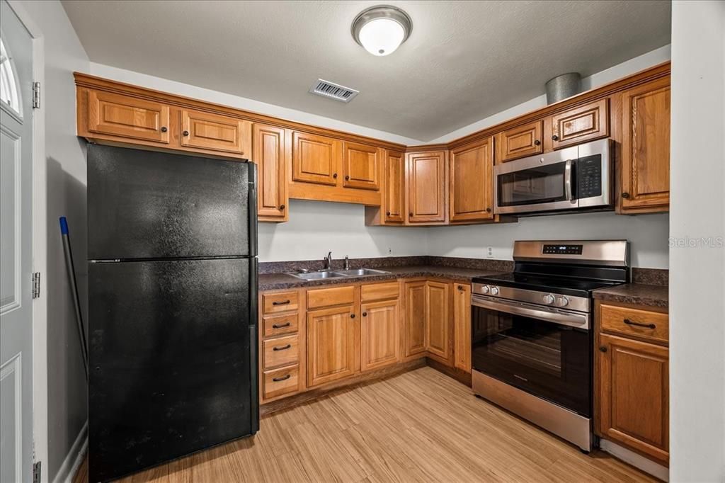 На продажу: $199,500 (3 спален, 1 ванн, 1000 Квадратных фут)
