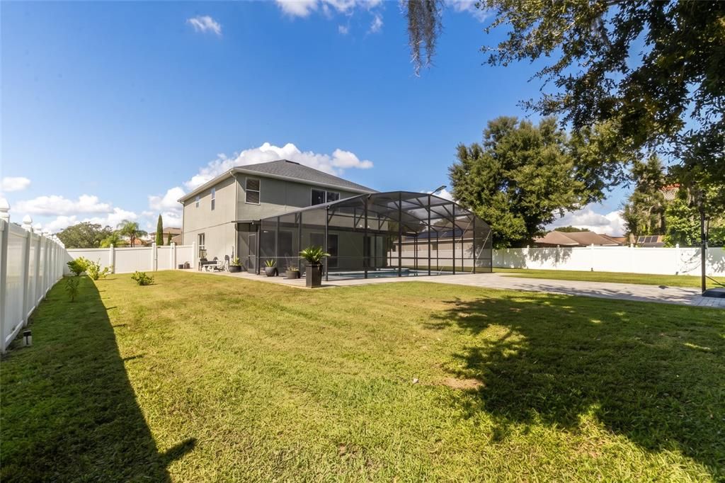 For Sale: $730,000 (5 beds, 5 baths, 2821 Square Feet)