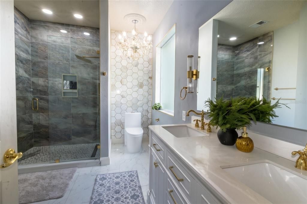 For Sale: $730,000 (5 beds, 5 baths, 2821 Square Feet)