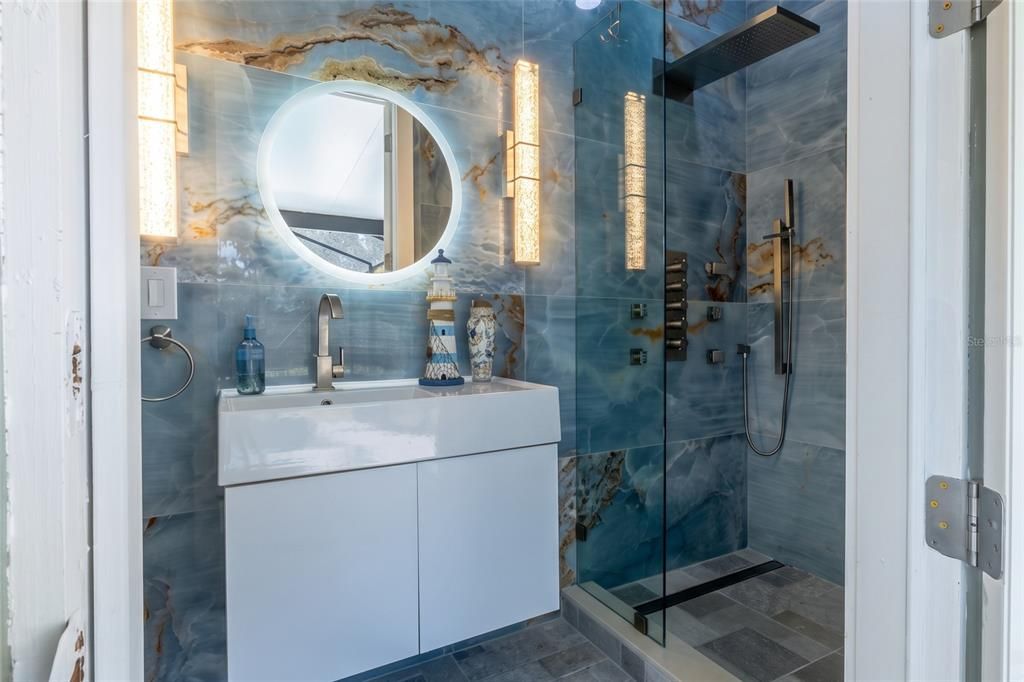 For Sale: $730,000 (5 beds, 5 baths, 2821 Square Feet)