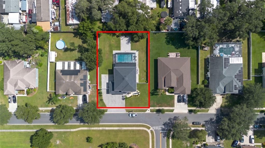 For Sale: $730,000 (5 beds, 5 baths, 2821 Square Feet)