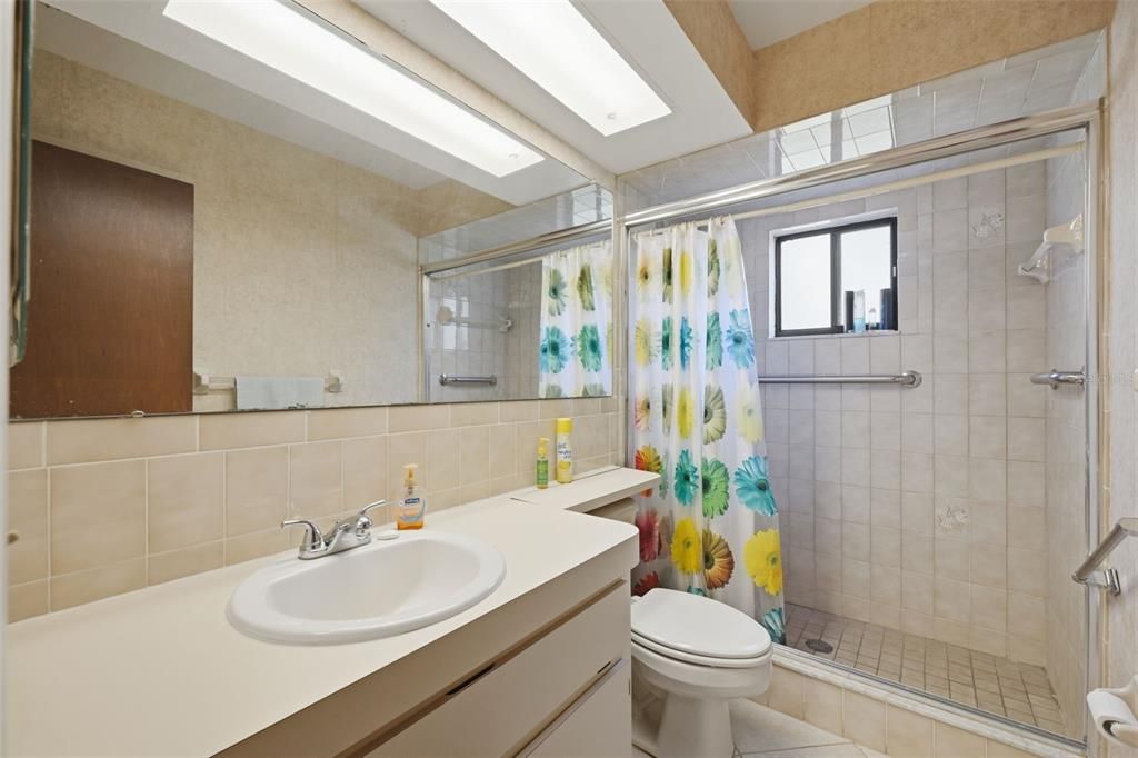 На продажу: $290,000 (3 спален, 2 ванн, 1351 Квадратных фут)
