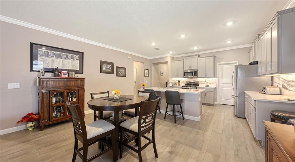 En Venta: $399,900 (3 camas, 2 baños, 2136 Pies cuadrados)