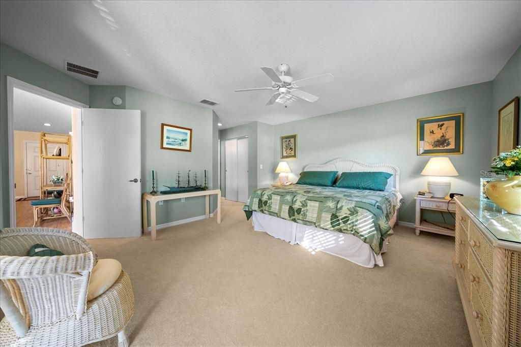 For Sale: $269,000 (2 beds, 2 baths, 1602 Square Feet)