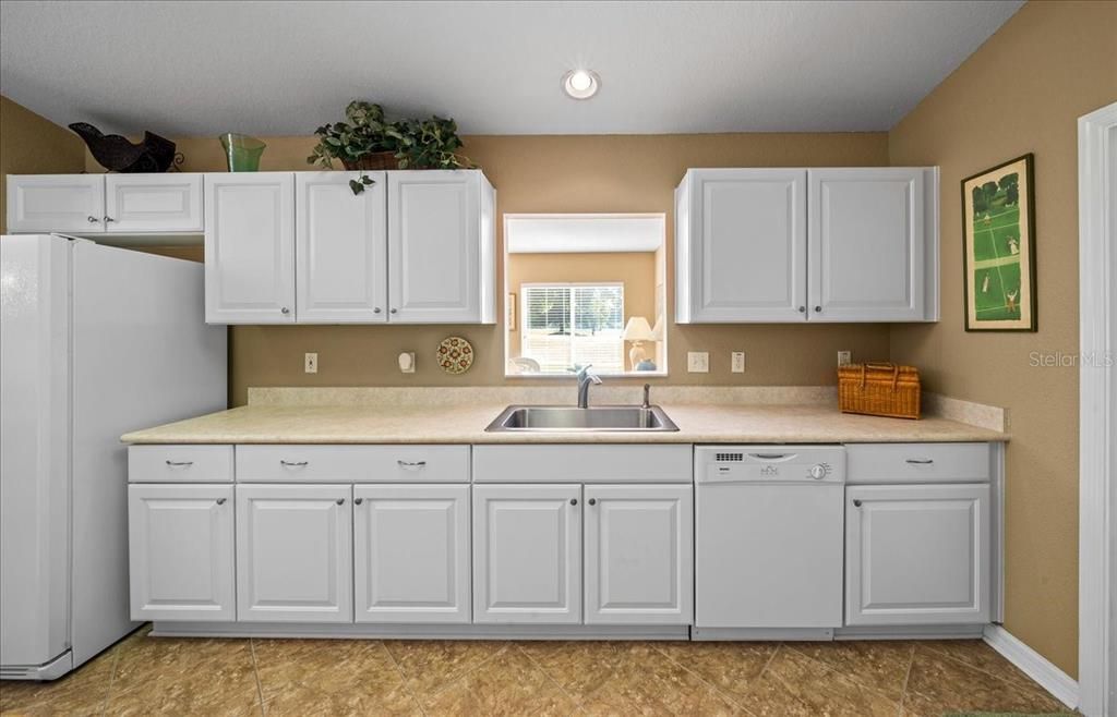 For Sale: $269,000 (2 beds, 2 baths, 1602 Square Feet)