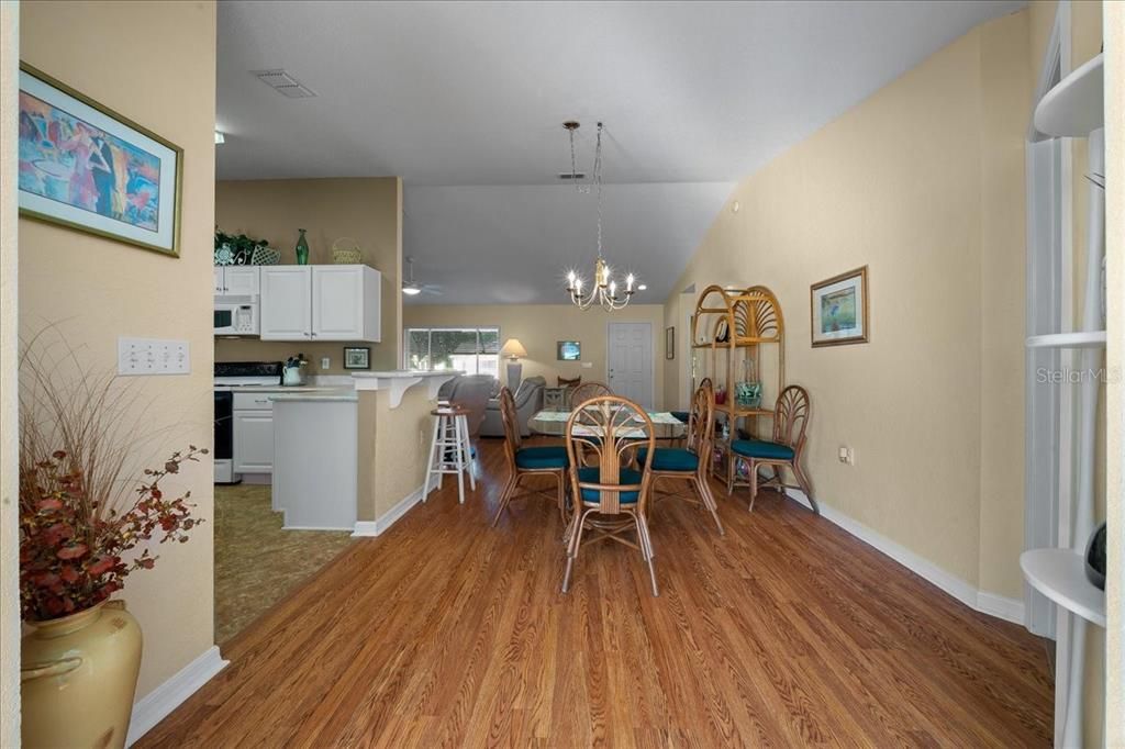 For Sale: $269,000 (2 beds, 2 baths, 1602 Square Feet)