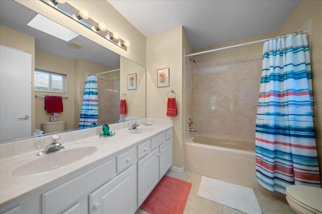 For Sale: $269,000 (2 beds, 2 baths, 1602 Square Feet)
